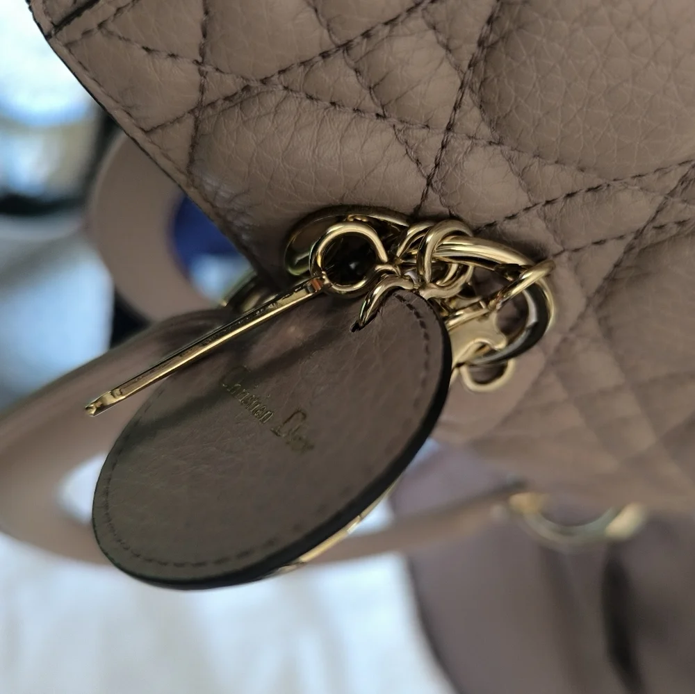 CHRISTIAN DIOR Grained Calfskin Medium Supple Lady Dior